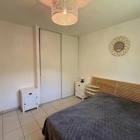 Apartment In The Center With Pool *